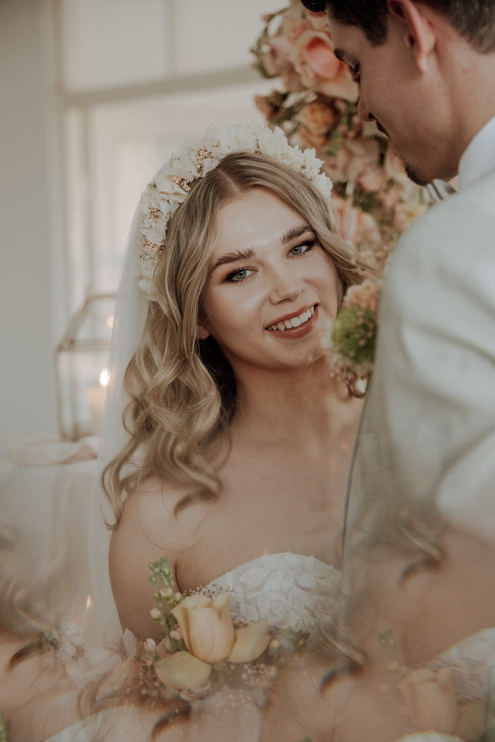 Hochzeitsfotografin, nürnberg, hochzeitsfotos, forchheim, bamberg, erlangen, fürth, Ansbach, Roßtal, Altdorf, Leinburg, Diepersdorf, Trauung, Freie Trauung, Trauredner, Standesamt Nürnberg, Standesamt Fürth, Standesamt Erlangen, Schloss Wiesenthau, Jägers Gwächshaus, Bootshaus Nürnberg,Schuler Himmlische Hochzeiten, Stadtvilla Nürnberg, Hochzeitsladen Nürnberg, Logensaal, Altes Forsthaus Fürth, Orangerie, Schloss Burgfarrnbach, Eventlocation Schloss Thurn, Schloss Hemhofen, Schloss Atzelsberg, Gut Wolfgangshof, Schloss Faber Castell, Tucherschloss, Schloss Neunhof, Schloss Seehof, Schloss Jägersburg, Schloss Burgellern, Winzerhof Stahl, Neue Residenz, Residenzschloss Bamberg, Altes Schloss Eremitage, Hofgarten Eremitage, Trauringe, individuelle Trauringe, Brautmodengeschäft, Kleider machen Bräute, Oh yes Bridal, das Brautwohnzimmer