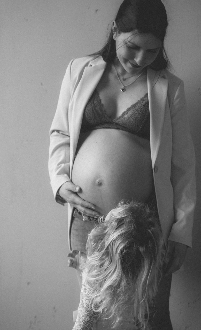 Babybauchshooting Nürnberg, Babybauchshooting, nürnberg, Schwangerschaftsfotos, hebamme, fürth, erlangen, bamberg, forchheim, Franken, Bayern, Babybauch, Schwanger, Babybelly, Klinik Haller Wiese, Geburtshaus Nürnberg, Nuernberger Nest, Hebammenhaus Nürnberg, die Familienbande, Geburtshaus Erlangen, Babyone, Babykochs, babywalz, frei Raum, Hebammen in Johannis, Frauenärzte Nürnberg Nord, Frauenarztpraxis Dr. med. Katrin Hüber, Dr. Monika Schwab, Frauenarztpraxis Nürnberg, Geburtshaus Forchheim, Geburtsvorbereitungskurs Nürnberg, Geburtsvorbereitungskurs Franken, Babybauchfotos, fotos in der Schwangerschaft,
