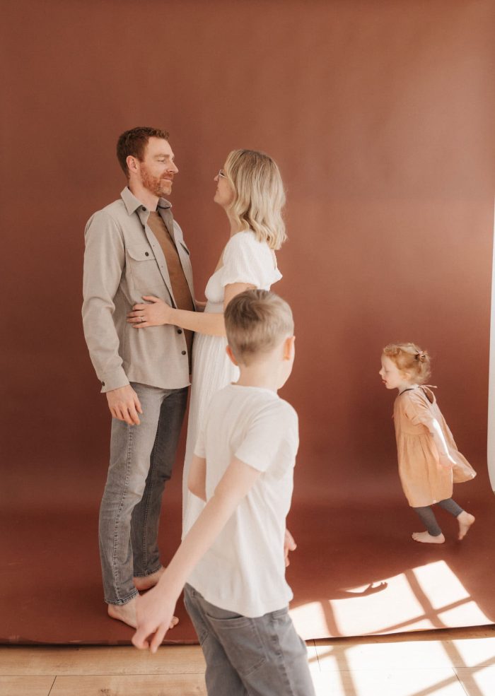 Familie beim Familienshooting in Nürnberg Lumen Studio