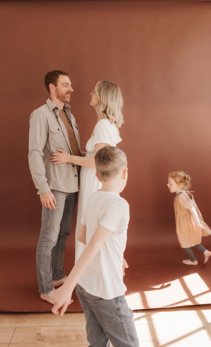 Familie beim Familienshooting in Nürnberg Lumen Studio