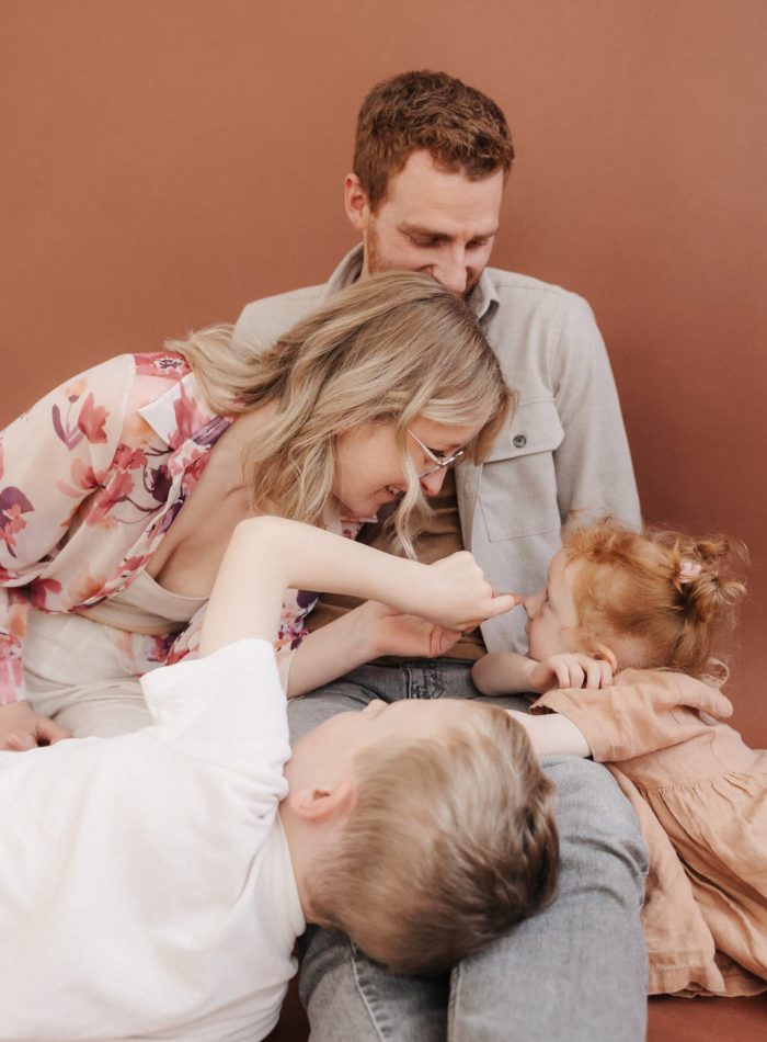 Familie beim Shooting in Nürnberg im Lumen Studio